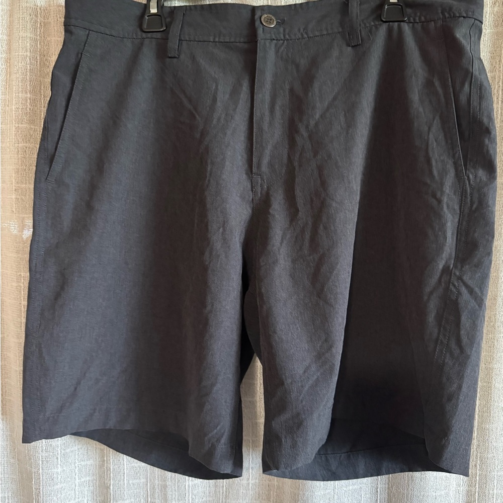 32 Degrees Men's Black Flat-Front Casual Shorts